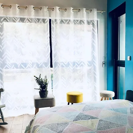 Maison Duplex, Avec Terrasse Dans